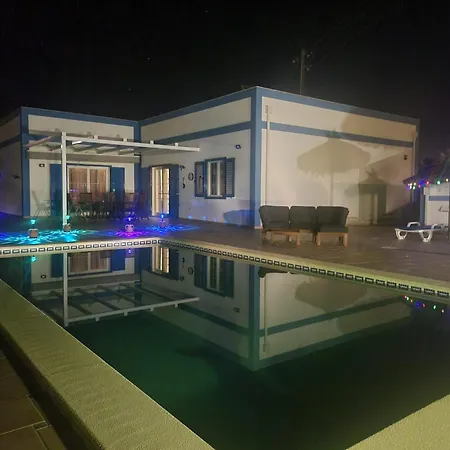 Casa Bailey Дом отдыха Каштру-Марин